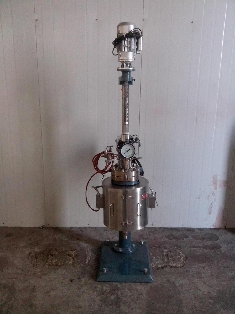 TFCF系列--电动升降釜盖、开启式电加热炉1